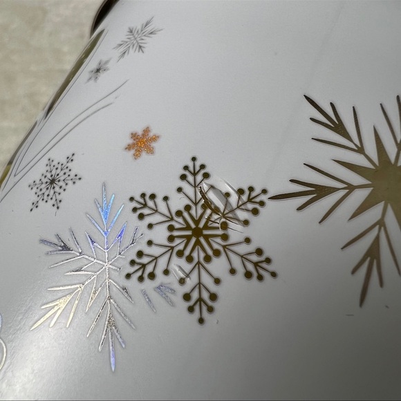 Bath & Body Works Merry Cookie 3-Wick Candle - Picture 8 of 8